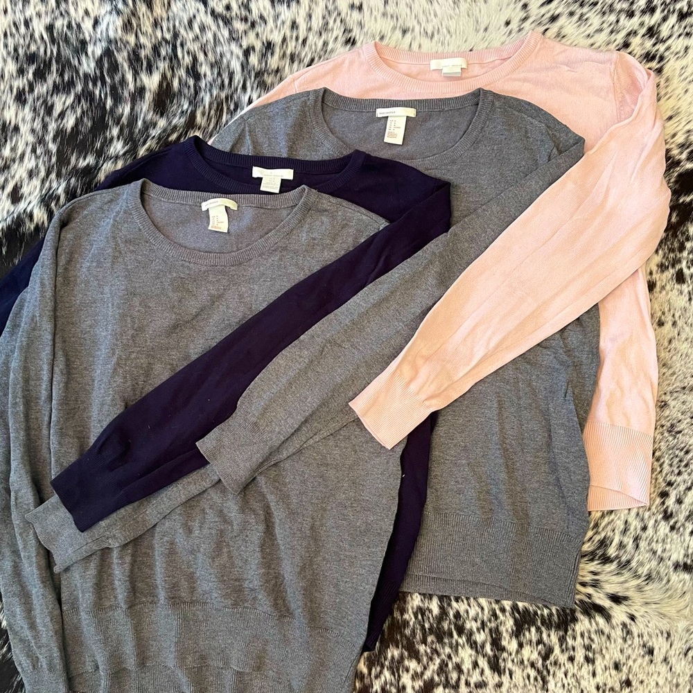 3 NWOT H&M basics crew neck sweaters. In Navy, blush & gray. All mediums so soft